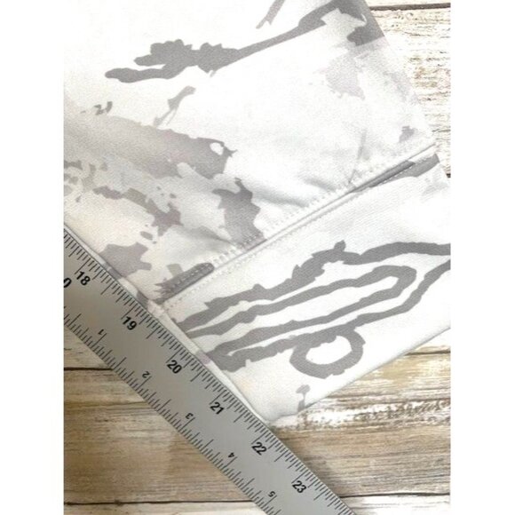 Women's Under Armour L Semi-Fitted Hooded Sweatshirt with Red Logo & Camo Design - Picture 7 of 9